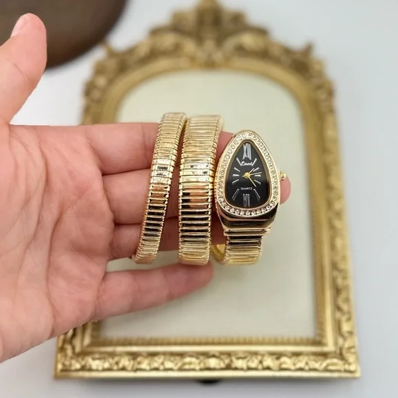 HOT ITEM – Serpenti-Inspired Gold Coil Watch – Bestseller! - Picture 4 of 17